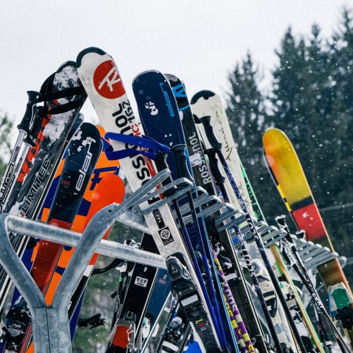Holimont-Outside-Chalet-skis-10